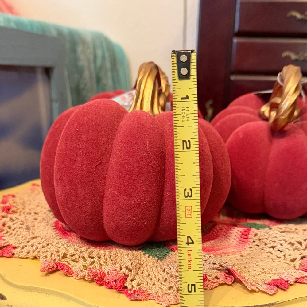 🎃🎃🎃BOGOHO🎃🎃🎃Rust Color Velvet Pumpkins with Gold Stems Set of 3 - Picture 6 of 6